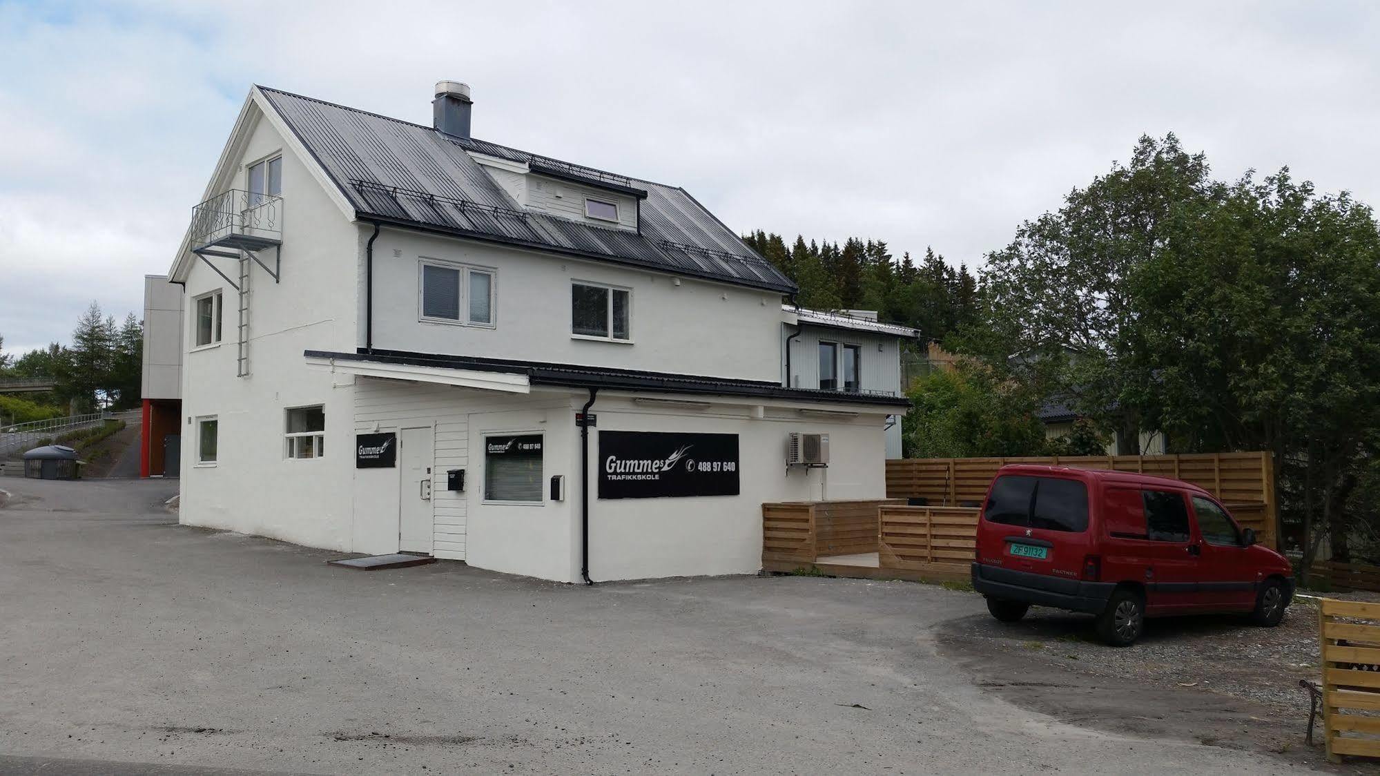 Gullhaugen Pensjonat Harstad Esterno foto